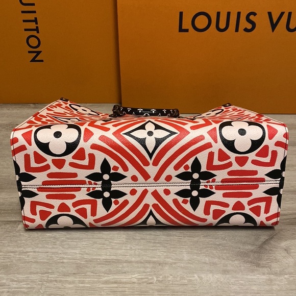 Louis Vuitton Crafty Limited Edition Onthego GM Bag - Picture 4 of 9